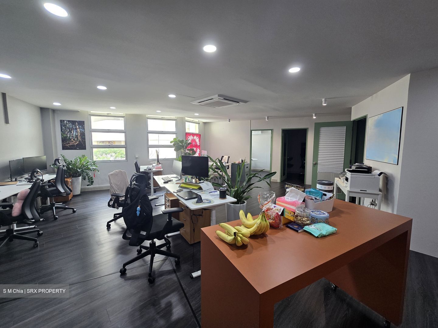 Tank Road (D9), Office #572529151